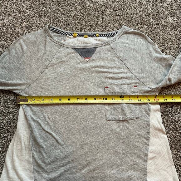Little Yellow Button Anthropologie light gray top size XS - Picture 8 of 9